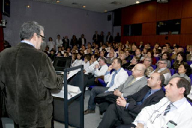 Un momento del acto de celebración del 5º aniversario de la Unidad de Rodilla