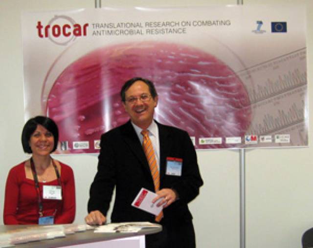 El Dr. Vila a l'estand de TROCAR al Congrés de la ESCMID a Viena